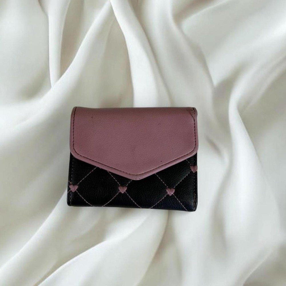 Luv Betsey by Betsey Johnson pink heart quilted tri-fold wallet y2k vintage